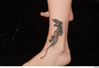 Donna foot nude tattoo 0001.jpg